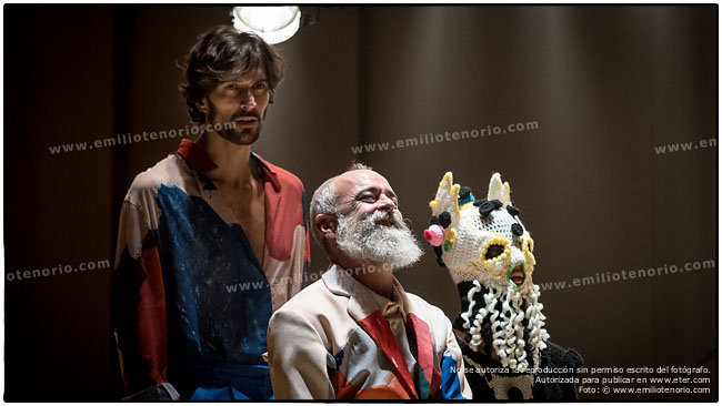 ESCENAMADRID.COM - Los cuerpos perdidos - Teatro Español - foto: © Emilio Tenorio