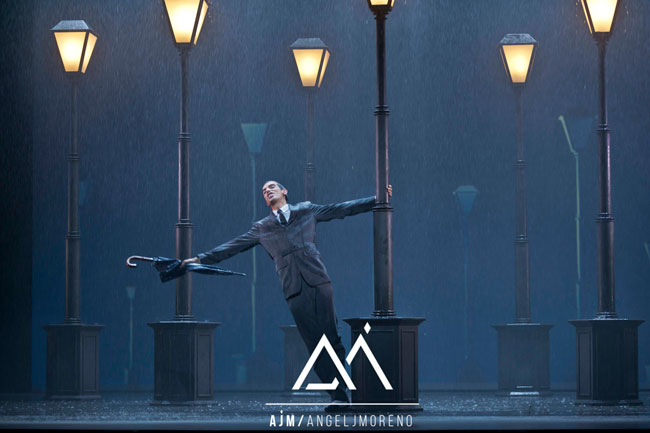 ESCENAMADRID.COM - Bailando bajo la lluvia - Teatro Apolo - © Ángel Moreno